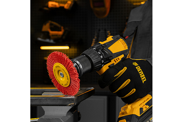 Щетка для дрели DENZEL 100 мм, Плоская, со шпилькой, нейлоновая щетина 74434 (12/96)