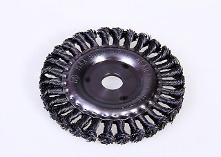 Щетка для УШМ MATRIX 100 мм, посадка 22,2 мм, плоская, крученая металлическая проволока (74630)