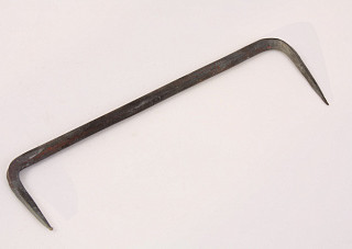 Скоба строительная кованая d=12мм. 25х7см. (коробка 50 штук)