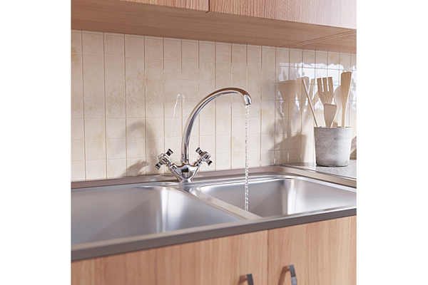 Смеситель для кухни MIXLINE ML30-031 Classic (Латунь,Длина излива 21,см,Кран-букса 1/2")