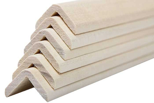 Уголок липа сорт А (26х26х2,4м)/20