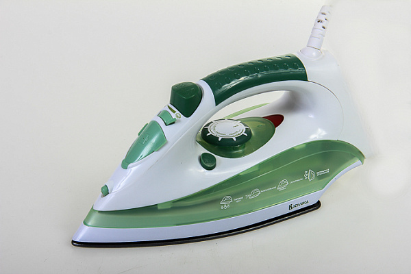 Утюг ВАСИЛИСА У2-2000 белый с зеленым