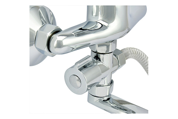 Смеситель для ванны Istok life одноручный, карт. 40мм. S-излив 30см. 0402.412