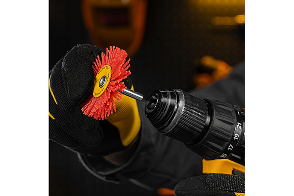 Щетка для дрели DENZEL 65 мм, Плоская, со шпилькой, нейлоновая щетина 74433 (10/200)