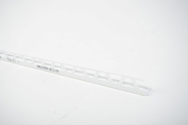 Раскладка под плитку внутренний Белый (8мм х 2,5м) 