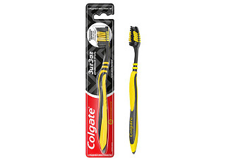 Зубная щетка COLGATE зиг-заг древесный уголь средней жесткости /72 (922)