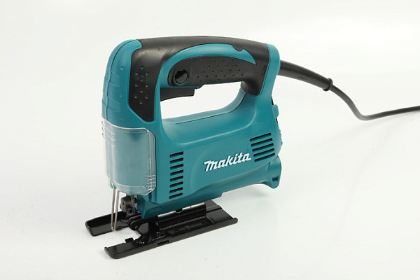 Лобзик МАКIТА  4326 (маят,450Вт, 3100об/м,65мм,1,9кг)