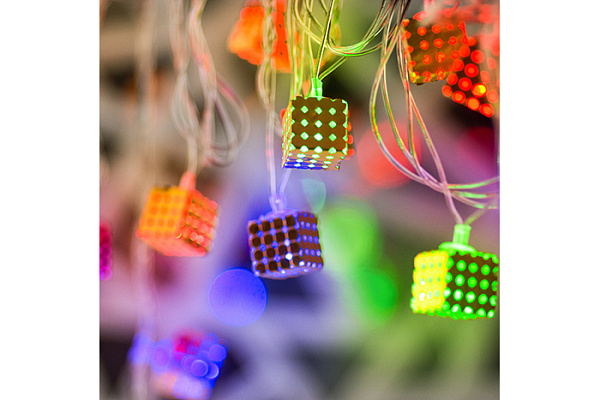 Гирлянда VEGAS Нить Металлические кубики 10 разноцветных LED ламп, прозрачный  провод 5,0м (55172)