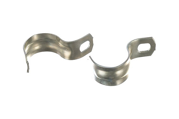 Скоба металлическая FORTISFLEX 1-лапковая d16-17мм (кратно 100) 49152 (889)