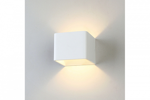 Светильник светодиодный Elektrostandard настенный MRL LED 1060 CORUDO белый